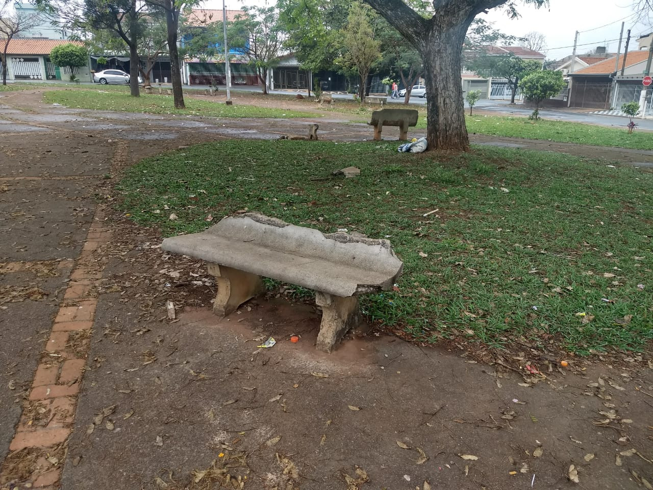 Moradores do entorno reclamam do atual estado de conservação dessa praça